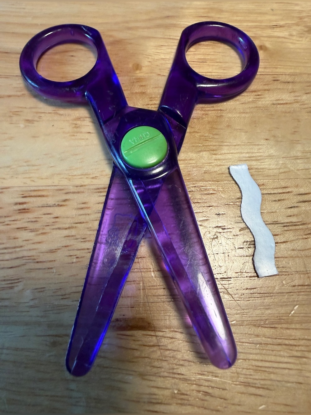 Hello Kitty Scissors - Picture 3 of 3